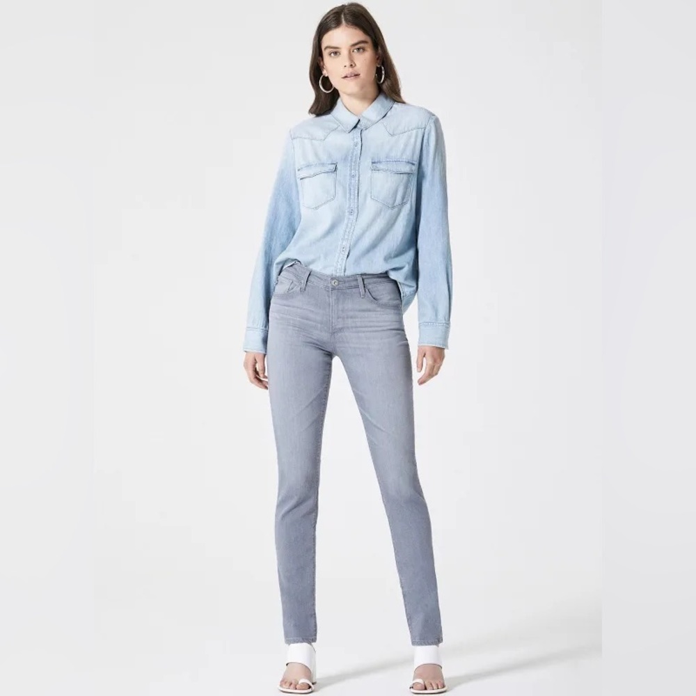 AG Jeans The Prima Cigarette Leg. Grey. Size 28R.